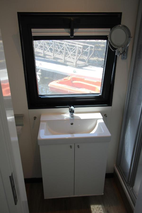 Houseboat-Oostende ภายนอก รูปภาพ
